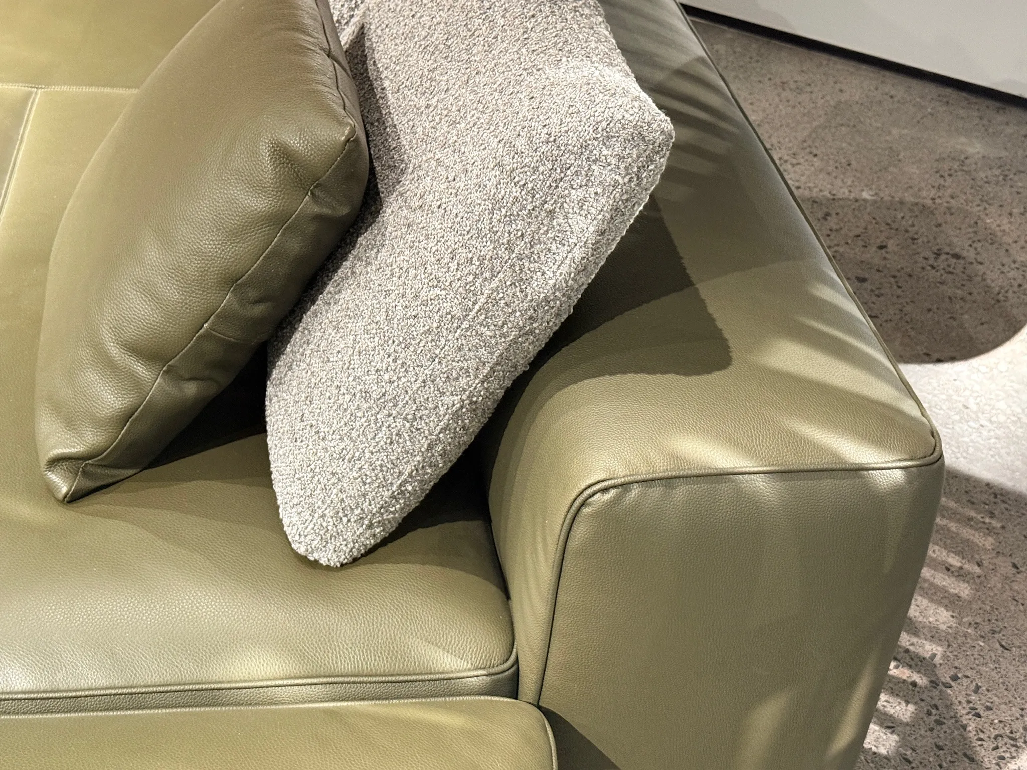 Yves Sofa - Image 6