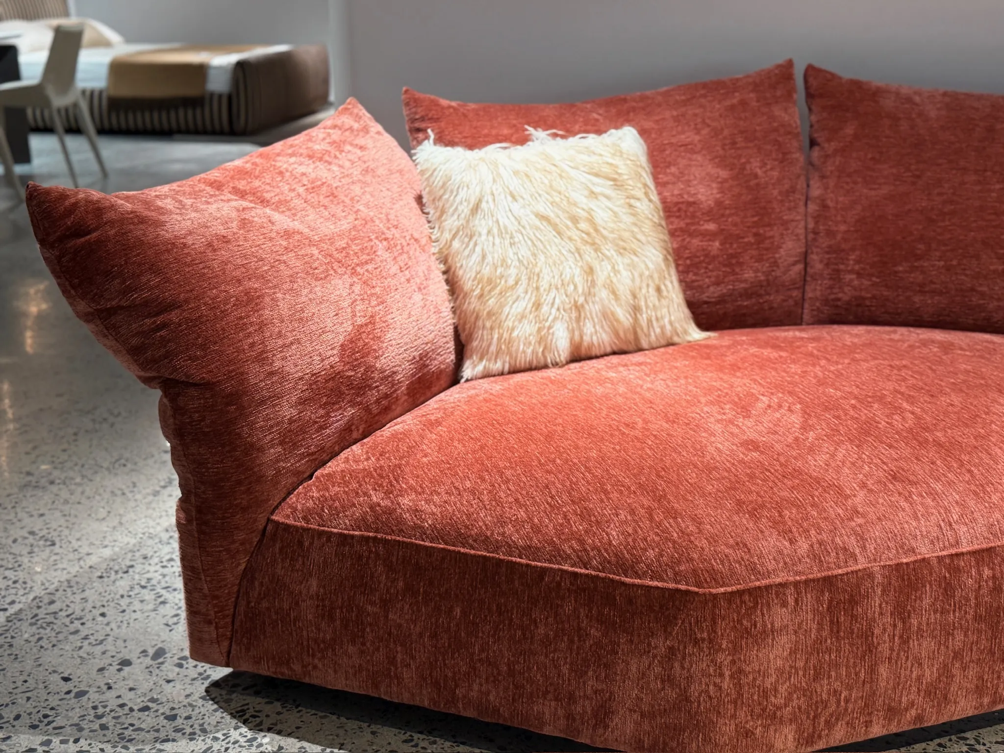 8992-Flower petal sofa - Image 3